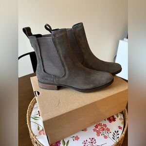 Ugg Hillhurst II Boot